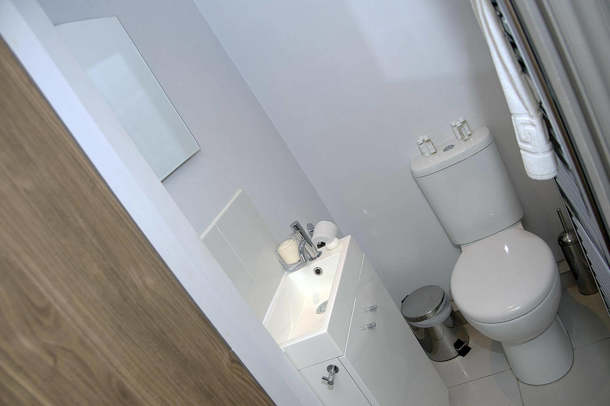 Base Serviced Apartments - City Road Chester Eksteriør bilde