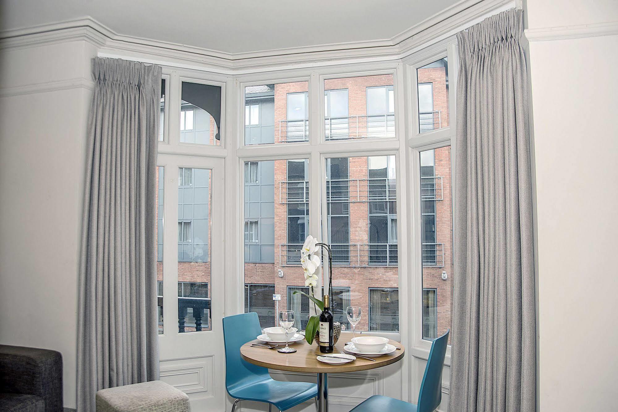 Base Serviced Apartments - City Road Chester Eksteriør bilde