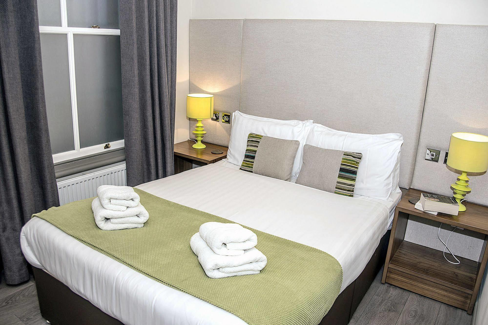 Base Serviced Apartments - City Road Chester Eksteriør bilde