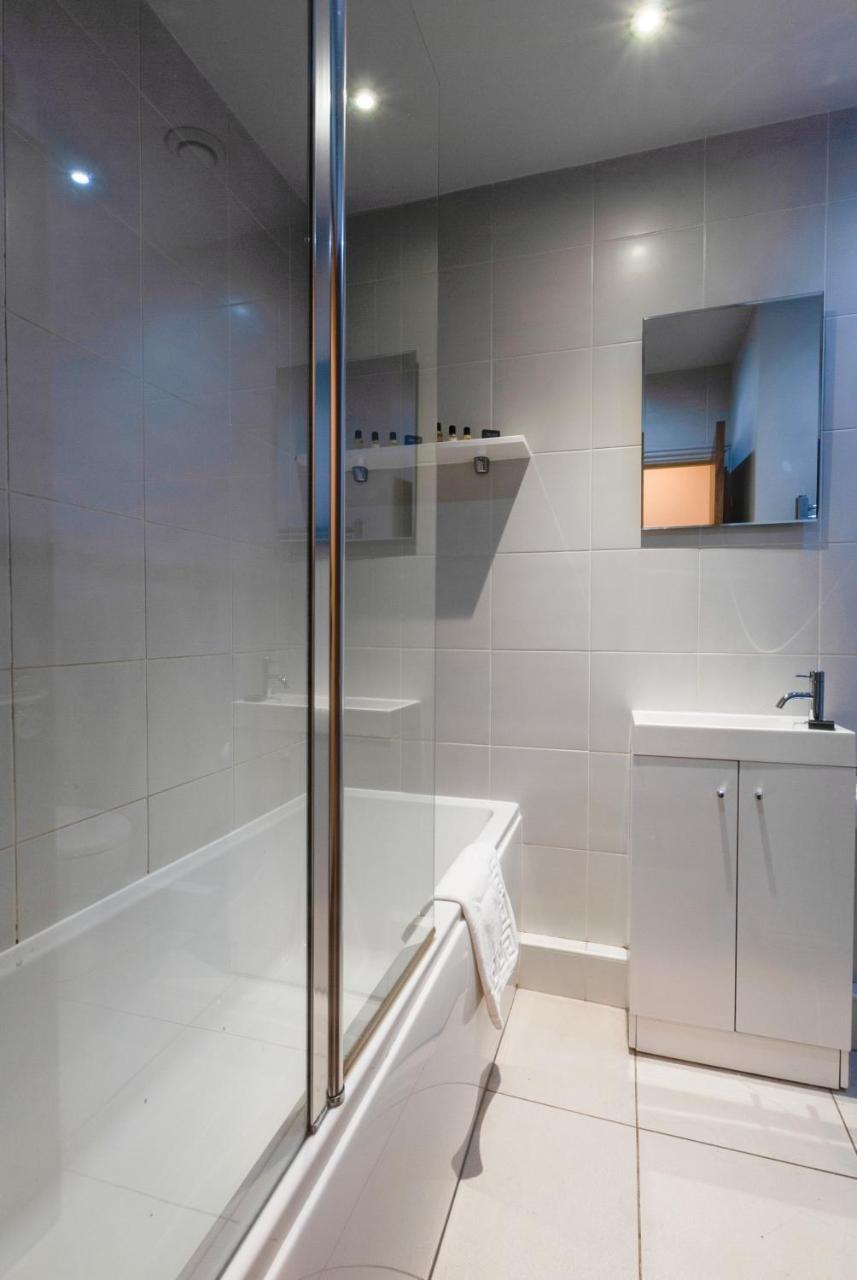 Base Serviced Apartments - City Road Chester Eksteriør bilde