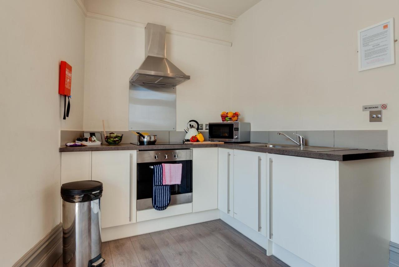 Base Serviced Apartments - City Road Chester Eksteriør bilde